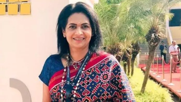 अभिनेता विनोद खन्ना की पत्नी कविता की SAD से बढ़ी नजदीकियां
