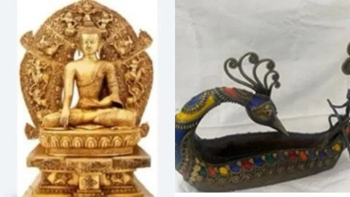 थाईलैंड की रानी सुथिदा बजरसुधाबिमलक्षणा को बनारस की रेशमी शाल भेंट की (फोटो: एएनआई)