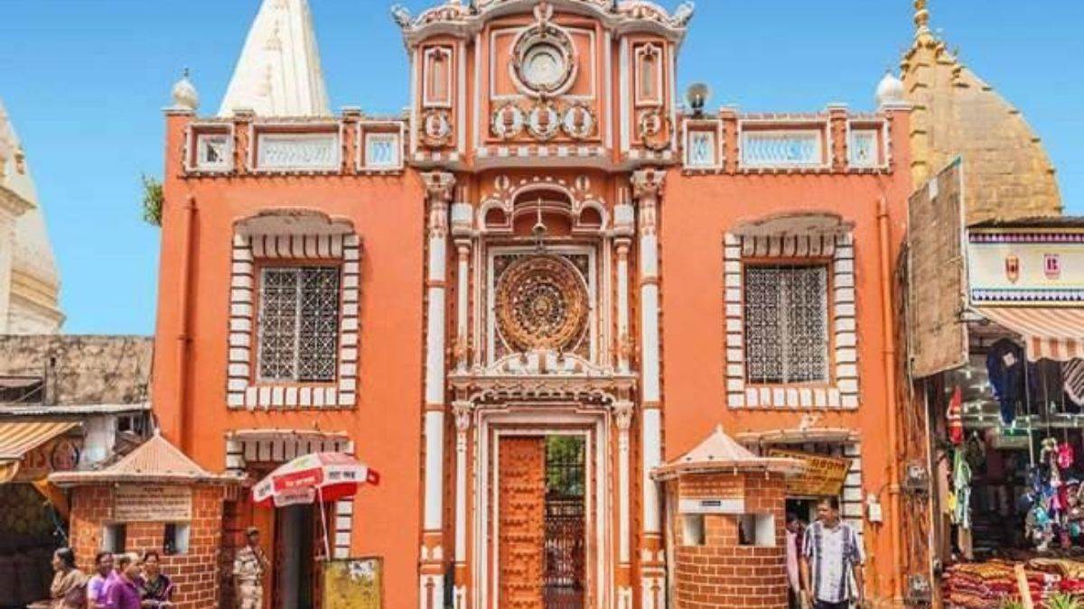 https://www.jagranimages.com/images/newimg/04042025/04_04_2025-raghunath_mandir_23911766_142613266.jpg