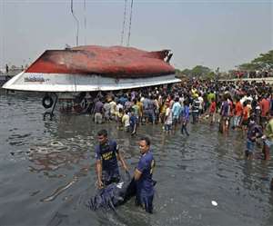 राहत कार्य में पांच लोगों को जिंदा बचा लिया गया है।