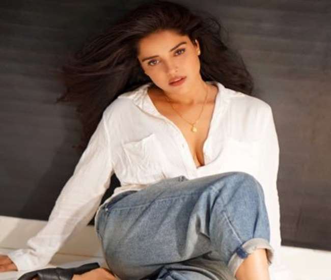 https://www.jagranimages.com/images/newimg/04052021/04_05_2021-zrk1jxm-_400x400_21614975.jpg