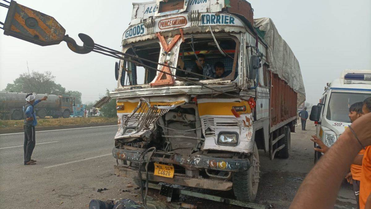 ncr haryana road accident heavy collision between truck and canter in bahadurgarh more than 30 people injured
