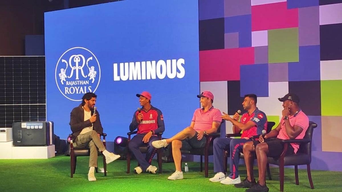 dc vs rr ipl 2024 yashasvi jaisawal and r ashwin funny talk about fielding
