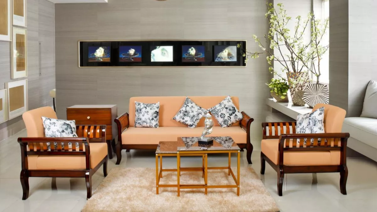 आपके घर का बढ़ेगा रुतबा जब 5 Seater Sofa Set के नए डिज़ाइन देखकर मेहमान करेंगे तारीफ़! दिल में बसेंगे हमेशा के लिए
