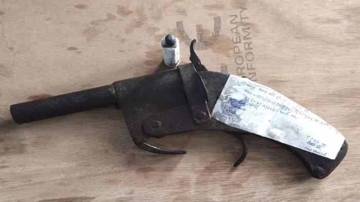 पुलिस ने स्पेशल कट्टा के साथ क्रिमिनल को किया गिरफ्तार (जागरण)