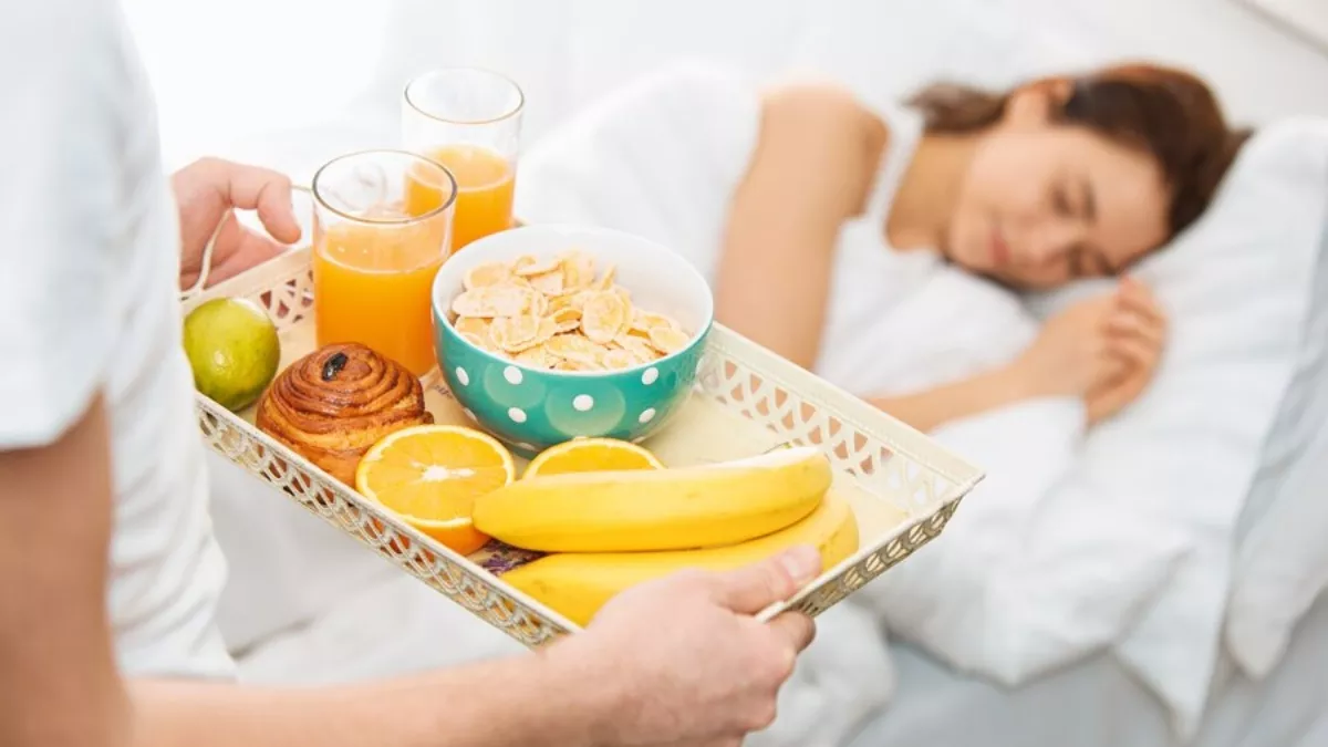 Good Sleep Tips: रोजाना चाहते हैं चैन और सुकून की नींद, तो रात में सोने से पहले खाएं ये फूड्स