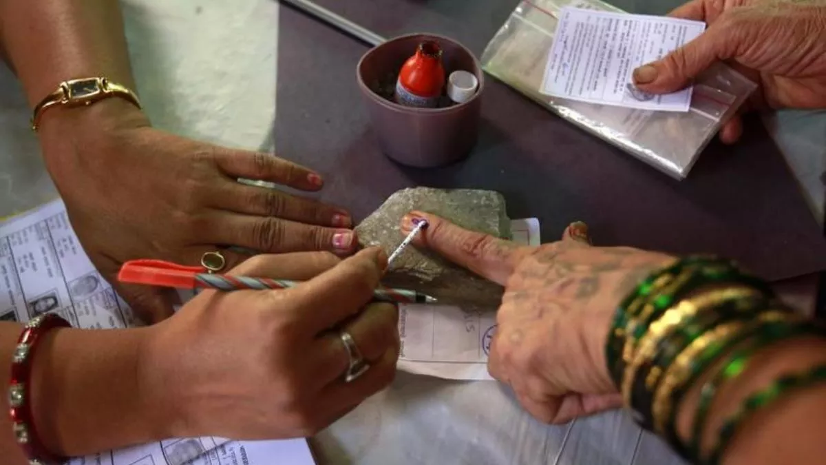 Lok Sabha Election 2024: तेंलगाना में लोकसभा चुनाव के लिए मतदान का समय एक घंटा बढ़ा, कलेक्टर ने बताया कारण