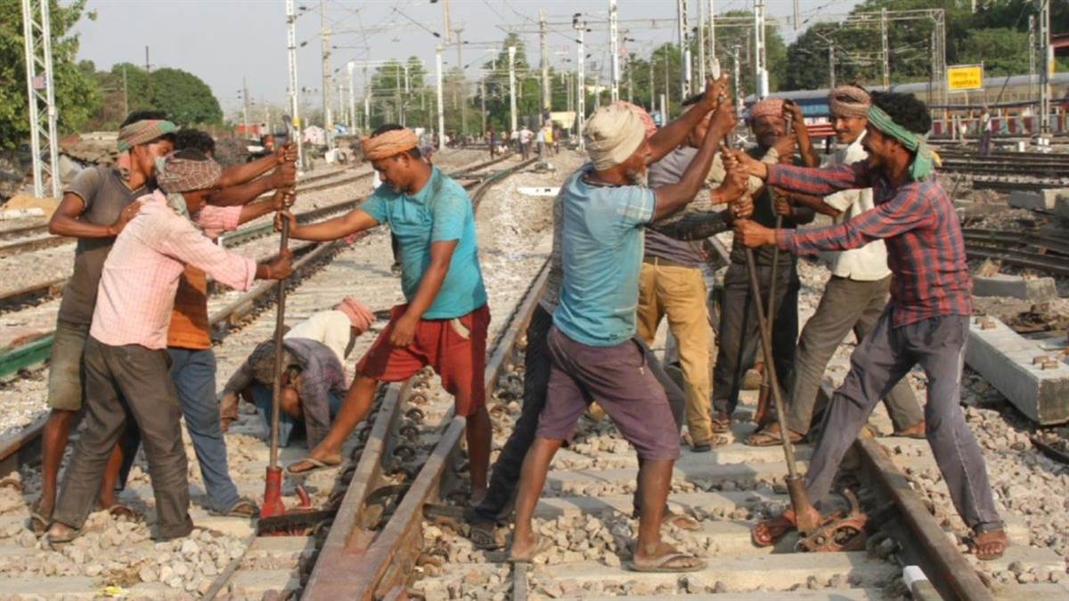 gorakhpur train cancellations 122 trains halted due to yard remodeling