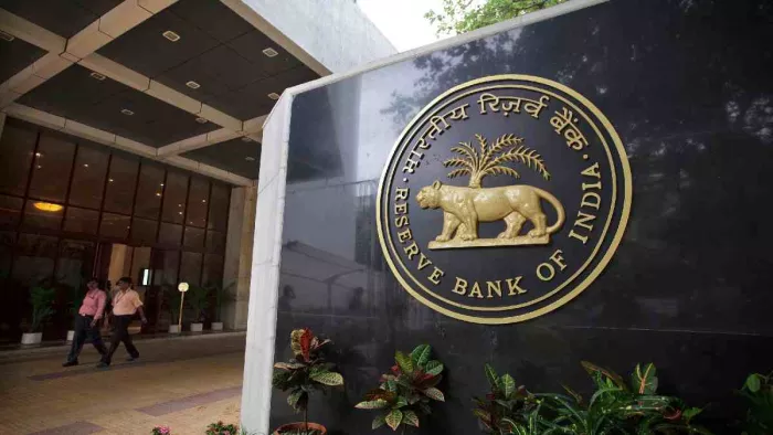 RBI ने 5 बड़ी बैंकों पर लगाया लाखों का जुर्माना। फाइल फोटो