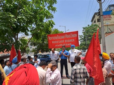 workshop officials are not serious about railway employees and officials are reluctant to make hod said nrmu