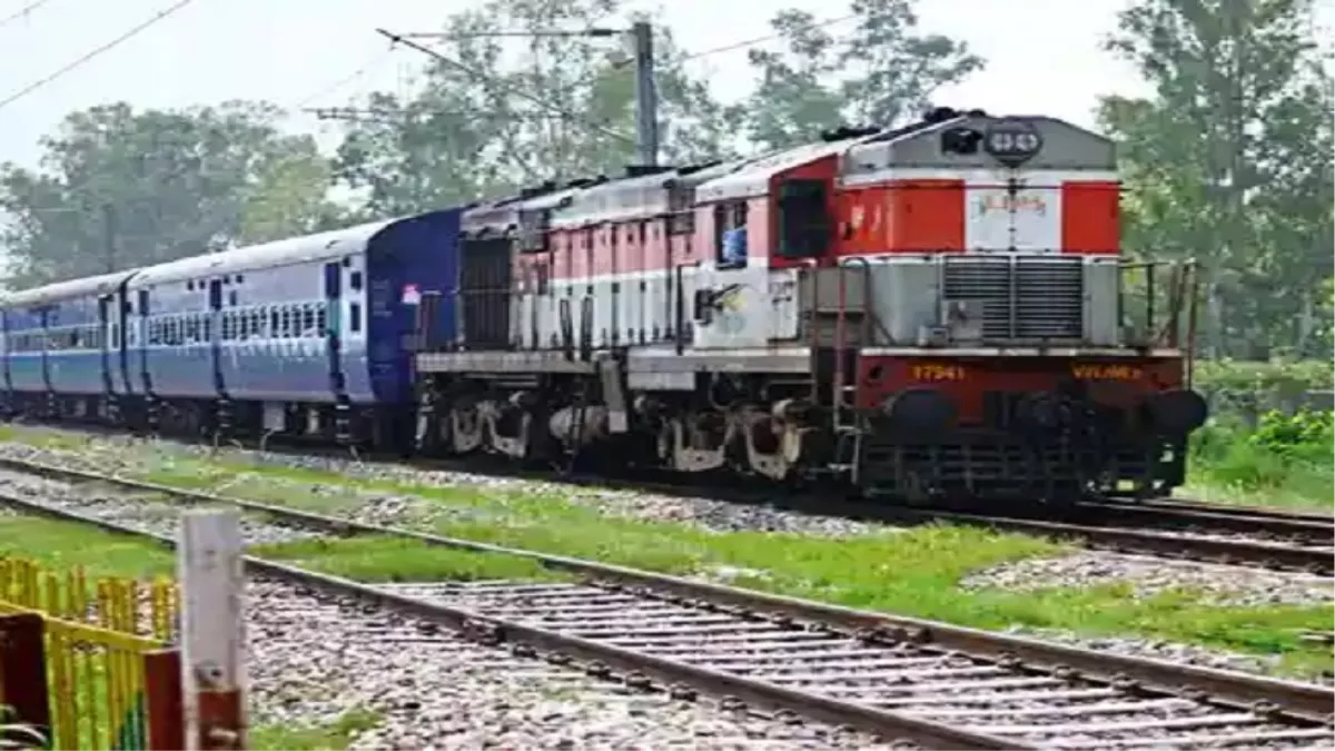 Trains Cancelled today : रेलवे ने आज रद की 212 ट्रेनें, कहीं आपकी ट्रेन भी तो नहीं इस ल‍िस्‍ट में शाम‍िल, घर से न‍िकलने से पहले करें चेक