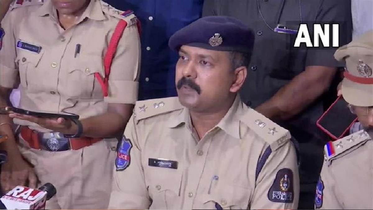 हैदराबाद सामूहिक दुष्कर्म में पुलिस ने दो शख्स को गिरफ्तार किया है। (फोटो सोर्स: एएनआइ)
