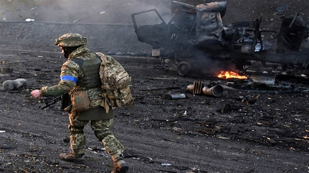 Russia Ukraine War: रूस-यूक्रेन युद्ध के दौरान हादसे का शिकार हुई न्यूज एजेंसी रायटर की गाड़ी, ड्राइवर की मौत; दो पत्रकार घायल - Russia Ukraine War news agency car was ...