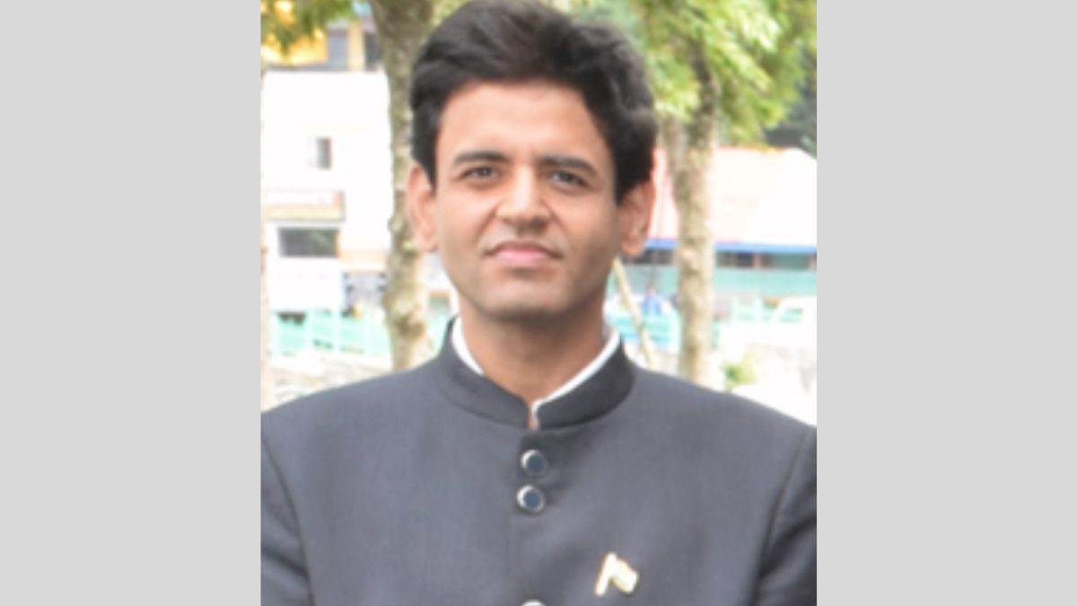 https://www.jagranimages.com/images/newimg/04062023/04_06_2023-udit_prakash_rai_23431895.jpg