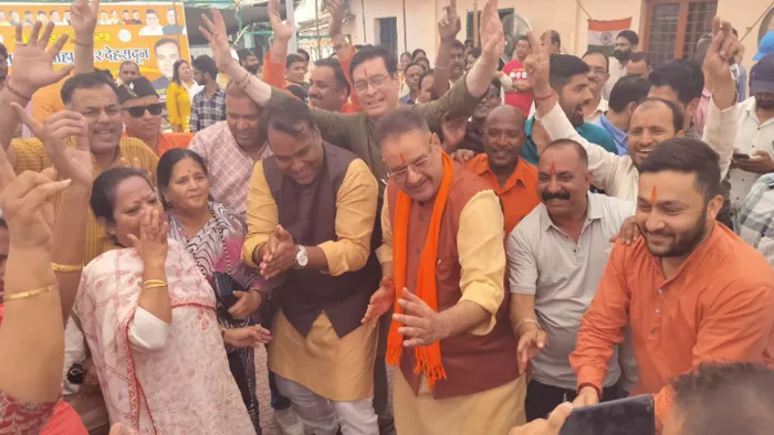 Uttarakhand Election Result 2024: उत्तराखंड की राजधानी में भाजपाइयों का जश्न का दौर शुरू
