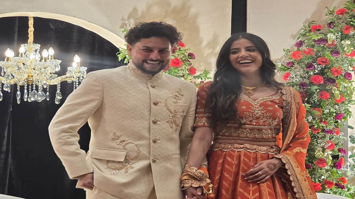 kuldeep yadav engaged with friend vanshika