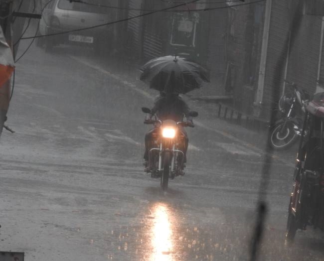 झमाझम बरसात से खुशगवार हुआ मौसम अन्नदाता भी निहाल temperature