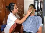 Hina Khan viral video: हिना खान ने घर पर नीम फेस वाश बनाकर लगाया पिता के चेहरे पर पर, ऐसा था रिएक्शन
