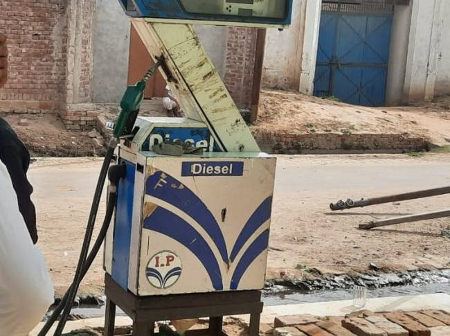 illegal petrol pump caught in riyawali nangla