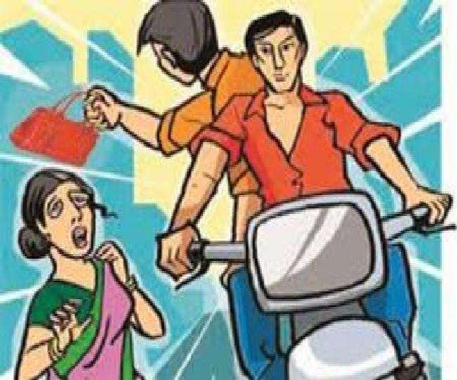 chandigarh 2 lakh cash snatched from a woman