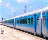 रूटीन ट्रेनों के स्पेशल ट्रेनों में तब्दील होने के कारण लोकल यात्रियों का एमएसटी पास बंद हो गया है।