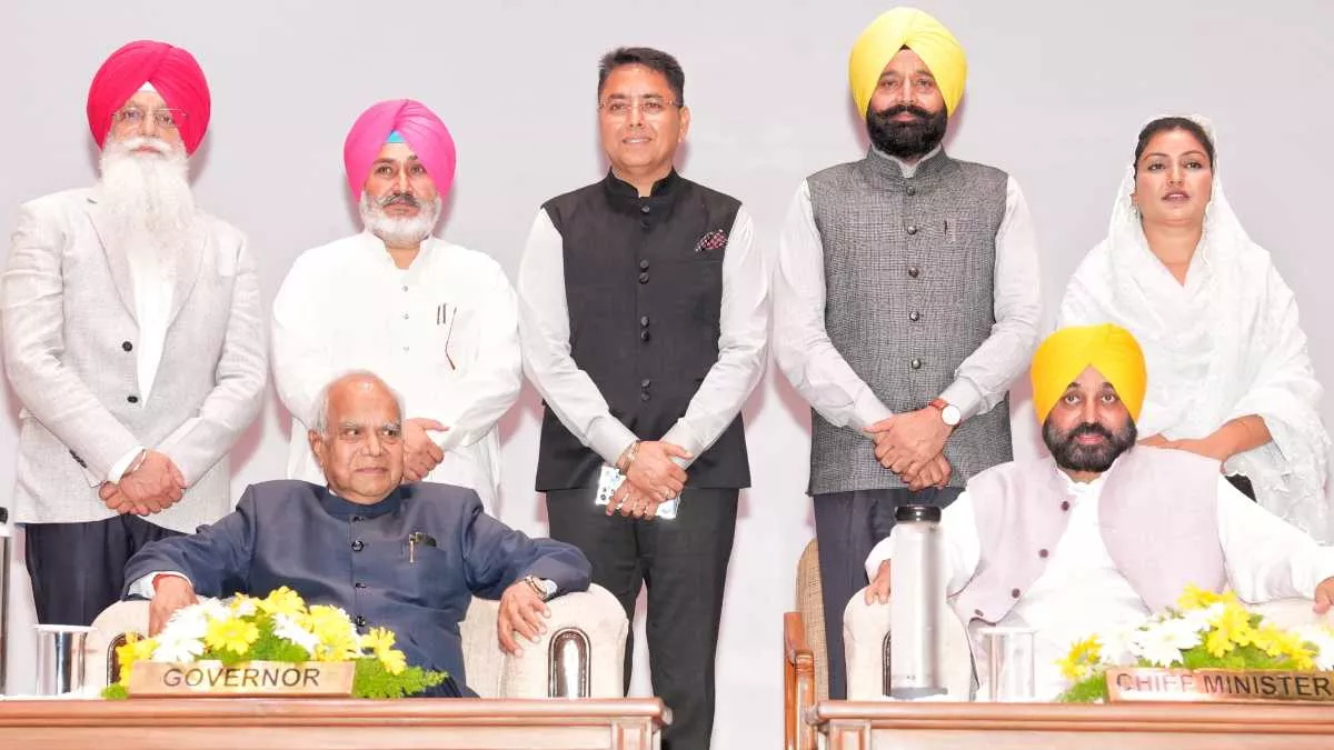 Punjab Cabinet Expansion: भगवंत मान मंत्रिमंडल का विस्तार, अमन अरोड़ा, डा. इंदरबीर, फौजा सिंह, चेतन सिंह व अनमोल गगन ने ली मंत्री पद की शपथ