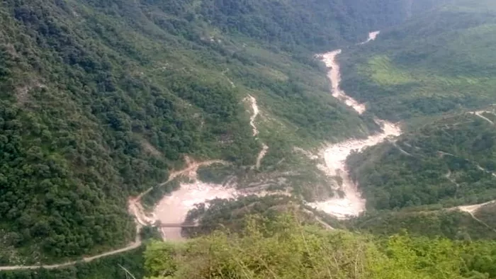 तालाब बनने से कुंवारी और अन्य गांवों को कोई खतरा नहीं है।