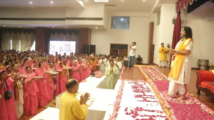Mathura News In Hindi: मस्जिद से कृष्ण विग्रह वापस लाने की शिष्यों को दिलाई शपथ