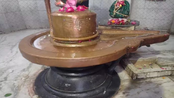 400 साल से अधिक पुराने झल्लेश्वर महादेव मंदिर में है भक्तों की असीम आस्था