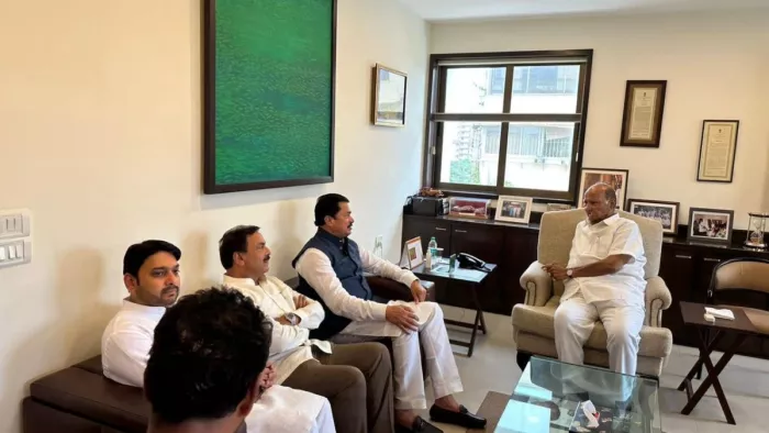 एनसीपी प्रमुख शरद पवार से मिले कांग्रेस नेता