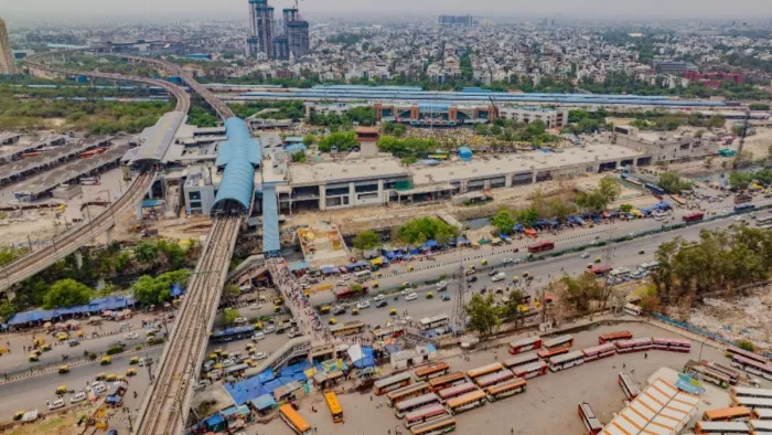 परिवहन के अन्य माध्यमों के साथ एकीकरण के लिए गाजीपुर ड्रेन पर बनाए गए तीन पुल। सौजन्य: एनसीआरटीसी