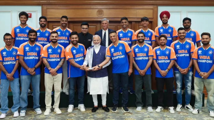 पीएम नरंद्र मोदी ने की टीम इंडिया से मुलाकात