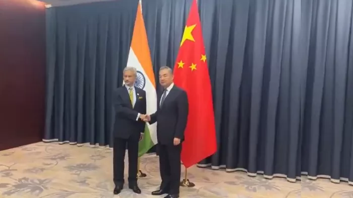अस्ताना में चीनी विदेश मंत्री से मिले जयशंकर (फोटो- ANI)