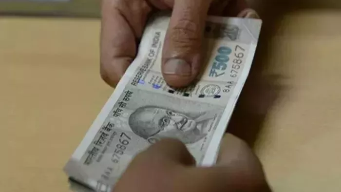 ओडिशा में सीनियर अफसर 20 हजार रुपये की रिश्वत लेने के आरोप में गिरफ्तार (प्रतीकात्मक तस्वीर)