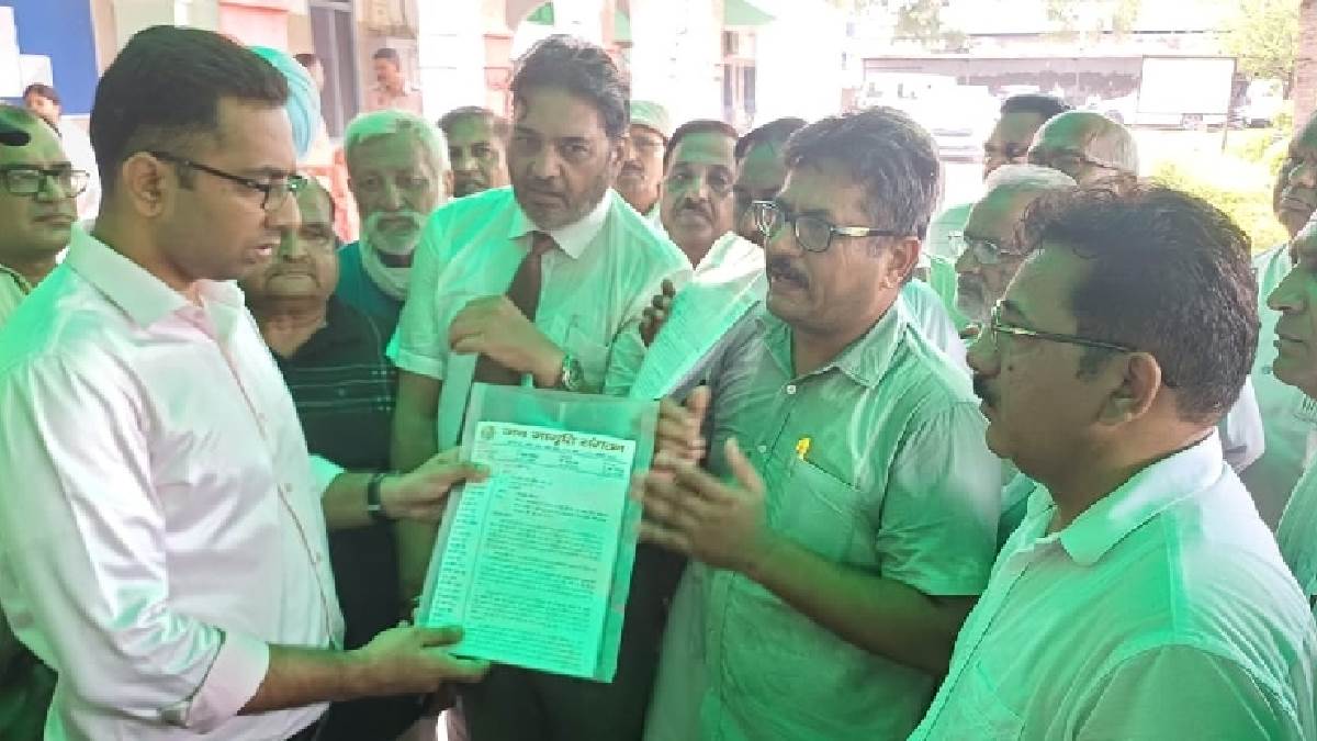 traders staged a protest to open shambhu border submitted 40 page memorandum to home minister amit shah