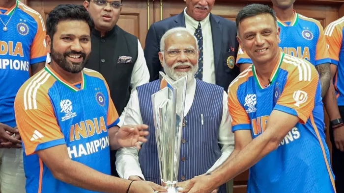 PM Modi से मिलने पहुंची चैंपियन भारतीय टीम- VIDEO