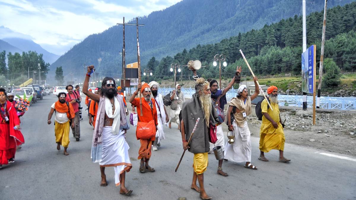 https://www.jagranimages.com/images/newimg/04072025/04_07_2025-baba_amaarnath_23974726.jpg