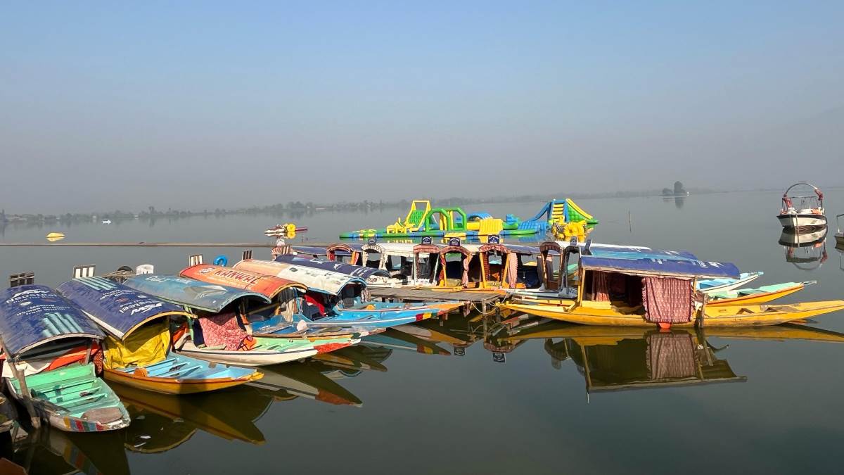https://www.jagranimages.com/images/newimg/04072025/04_07_2025-dal_lake_punjab_23974736.jpg