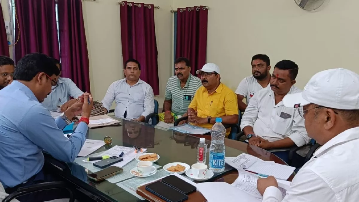Sawan 2025: कांवड़ियों के लिए दुमका-देवघर के बीच चलेंगी अतिरिक्त बसें, परिवहन विभाग ने शुरू की तैयारी