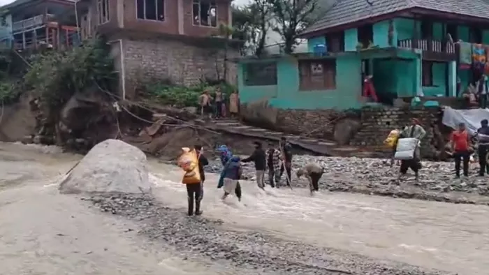 सीएम सुक्खू ने अपने मंत्रियों के साथ की समीक्षा बैठक। फोटो जागरण