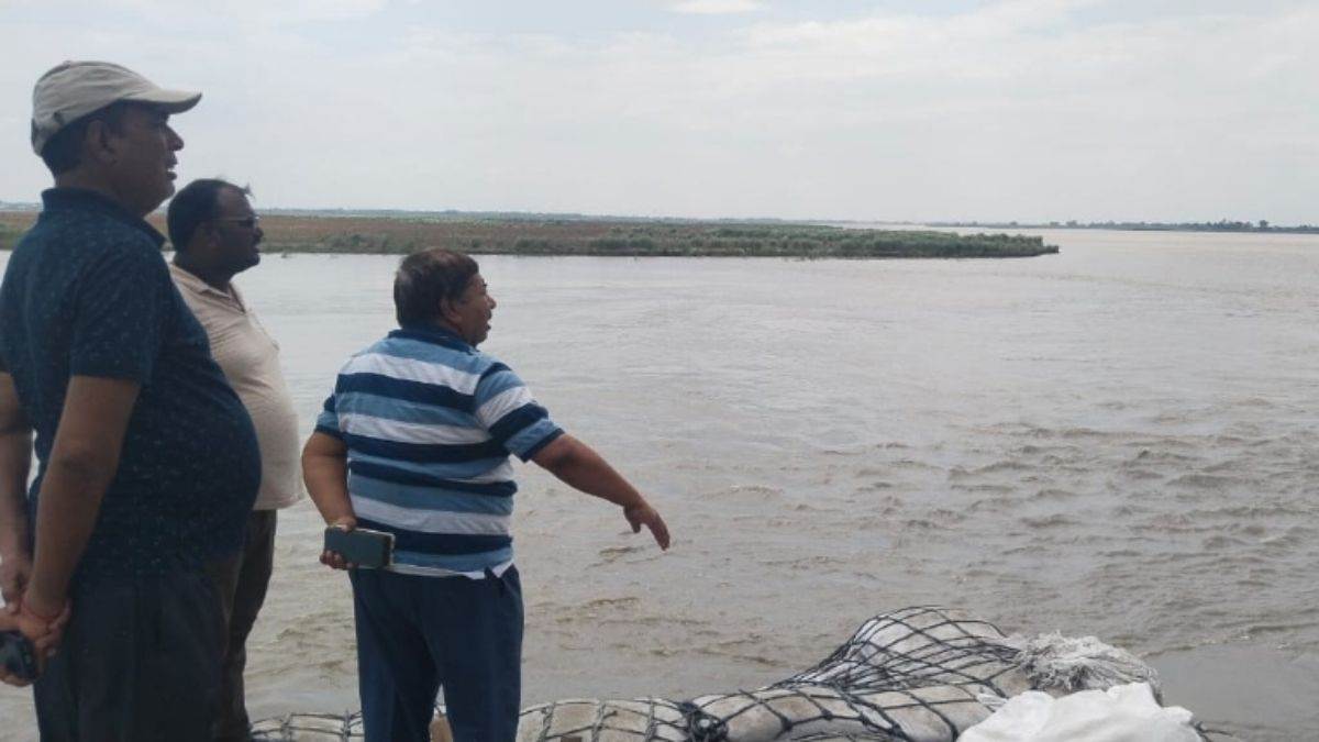 https://www.jagranimages.com/images/newimg/04072025/04_07_2025-kosi_river_1_23975116.jpg