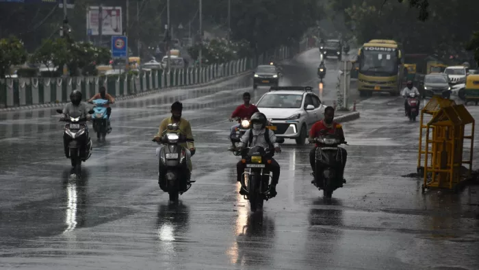हल्की वर्षा के बावजूद उमस से नहीं राहत, आज के लिए यलो अलर्ट।