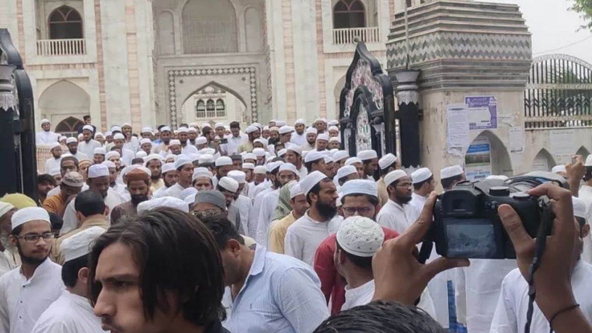ncr ghaziabad news vhp bajrang dal protest against friday prayers in public park