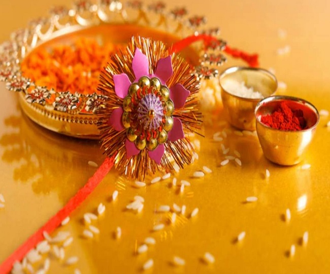 Raksha Bandhan 2025: अगस्त में कब है रक्षाबंधन? इन खास चीजों से करें ...