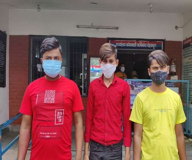 तीन शातिर चढ़े एसओजी के हत्थे, ATM कार्ड बदल खाली कर देते थे खाता।