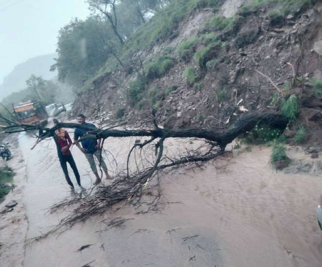 विधानसभा क्षेत्र ज्वालामुखी के तहत भडोली से मझीन सड़क की हालत दयनीय हो गई है।