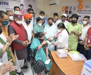 गर्भवती महिलाओं को कोरोना से सुरक्षित रखने के लिए प्रदेश में टीकाकरण अभियान की शुरुआत हो चुकी है।