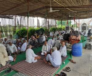 कृषि कानूनों के विरोध में चल रहे धरनों का मिजाज बदल सा गया है