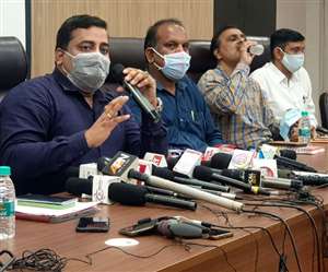 Jharkhand News, Ranchi Nagar Nigam रांची में प्रेस वार्ता में नगर आयुक्&zwj;त।