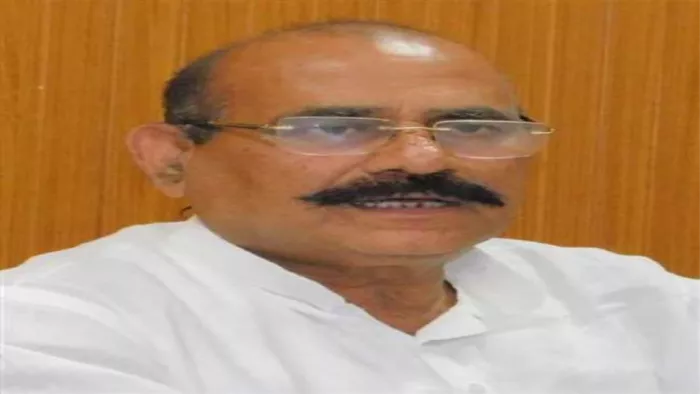 ज्ञानपुर के पूर्व विधायक विजय मिश्र को गुरुवार को एसीजेएम पंचम उज्ज्वल उपाध्याय की कोर्ट में पेश किया गया।